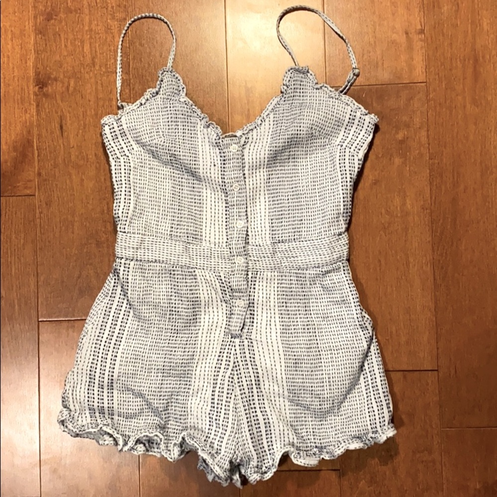 H&M Petite White Romper. Great Quality/Barely Worn